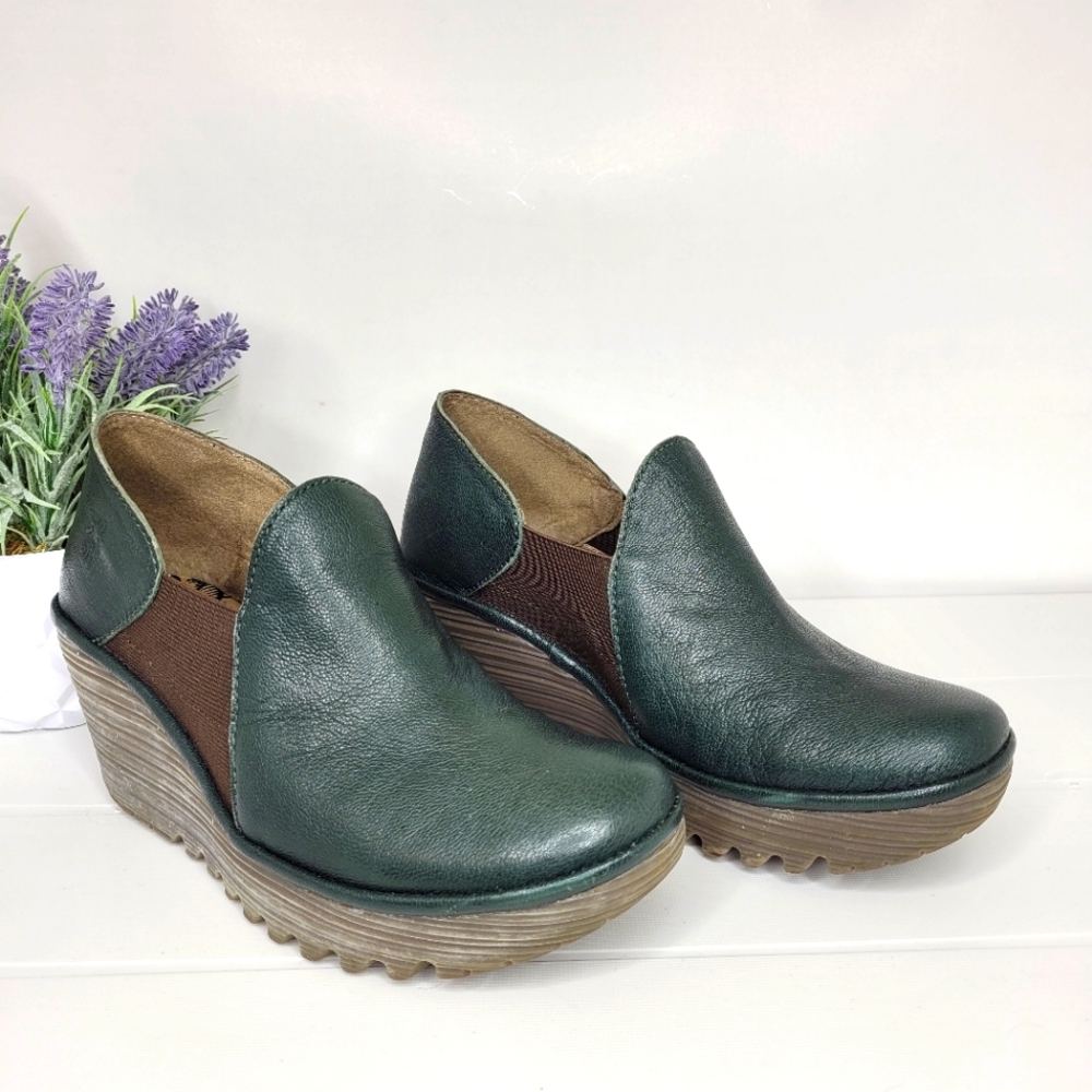 Fly London Yua Green Leather Platform Wedges 38